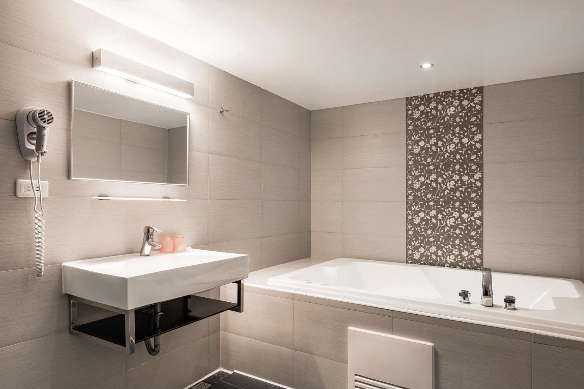 The Riverside Hotel Esthetics Καοσιούνγκ Εξωτερικό φωτογραφία